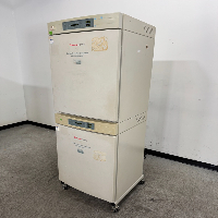 Thermo Forma Series II Water Jacketed Doublestack CO2 Incubator image 1